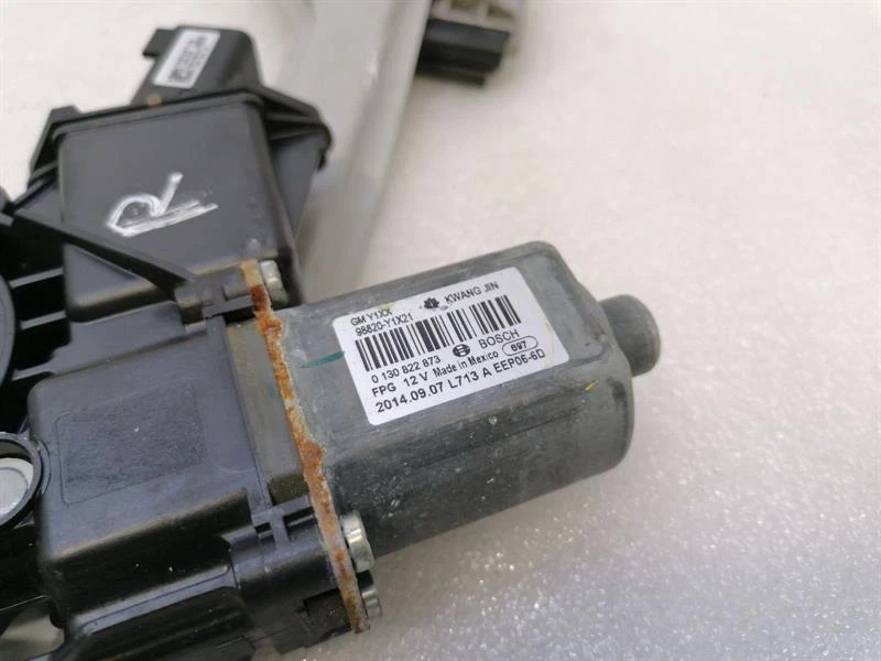 CHEVROLET CORVETTE C7 Right Front Door Winder 84216131 Fensterheber vorne rechts - Image 2