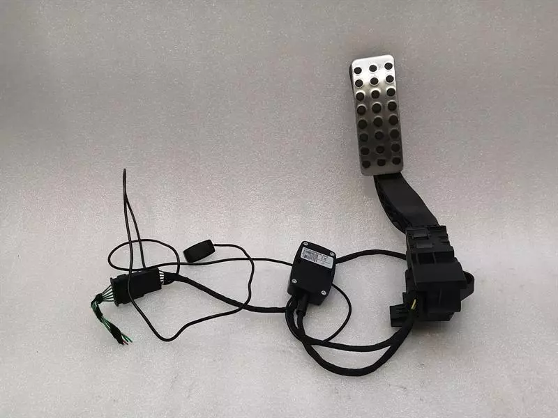MERCEDES A Class W176 Gas pedal A2463001904 Gaspedal  gp1 gaspedal box