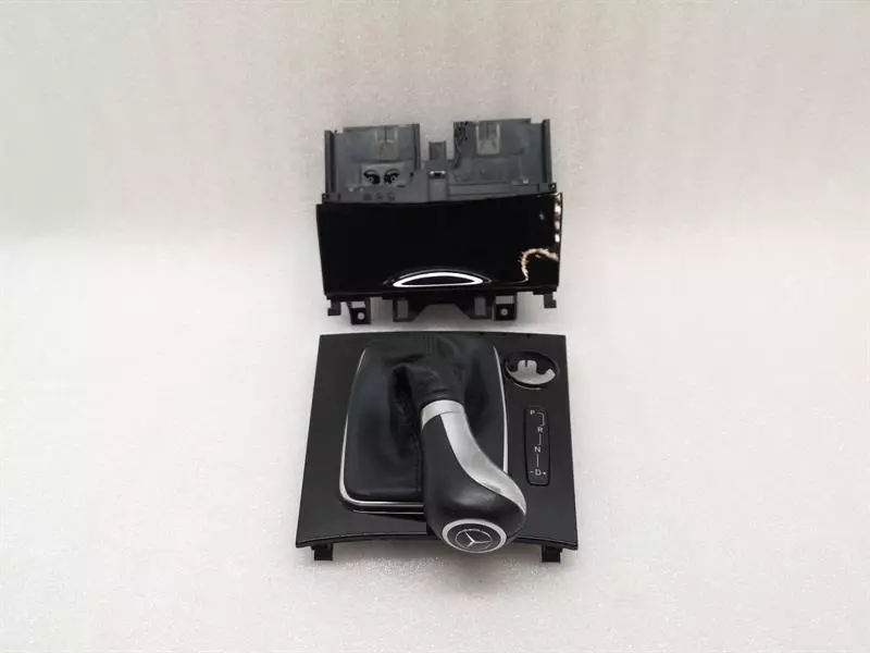 MERCEDES C Class W204  Gear selector A2042675788 Schaltkulisse MOPF RHD PIANO