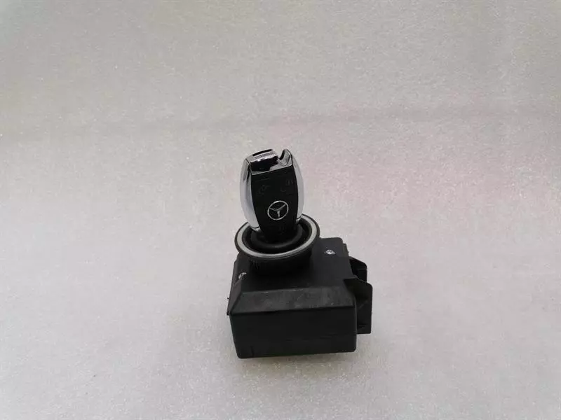 MERCEDES C Class W204 Electronic module A2079057101 Steuergerät EZS + KEY
