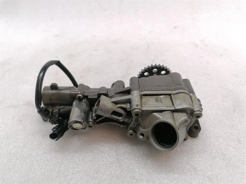 MERCEDES A Class W176 Oil Pump A1331800000 Ölpumpe Ölzusatzpumpe