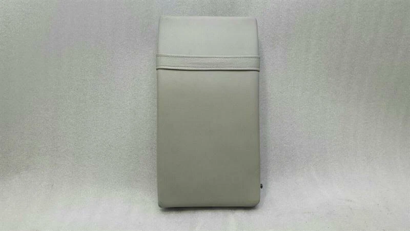 MERCEDES C Class W204 Armrest A2049700130 Mittelarmlehne Armlehne