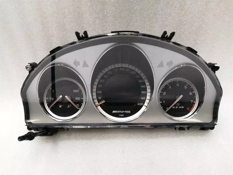 MERCEDES C63 AMG V8 W204 Instrument cluster A2045404647 Speedometer M156 MPH UK
