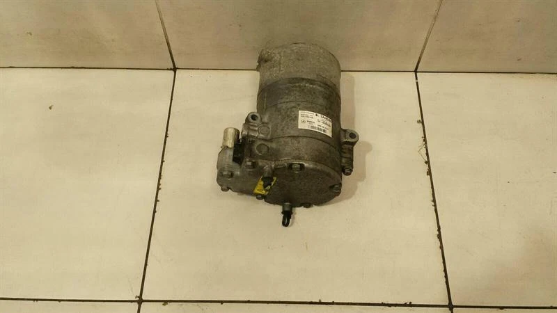 MERCEDES C Class W205 A/C Compressor A0008301901 Klimakompressor