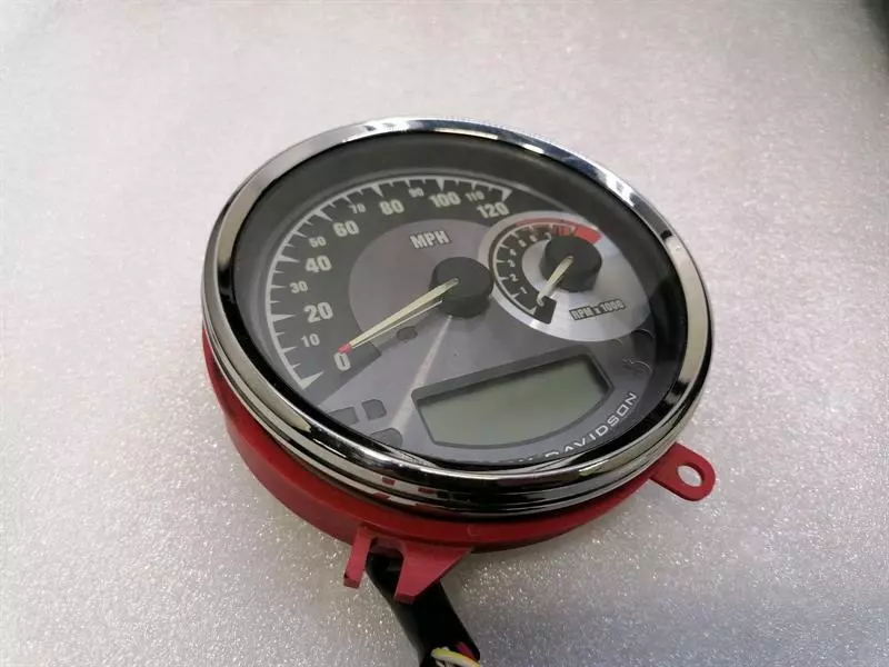 HARLEY-DAVIDSON ROAD KING FLHRSE4 Speedometer 70900389 Instrument Cluster