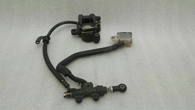 HONDA VFR800 X Rear Brake caliper 43150-MEE-D01 Bremssattel Hinten Hauptzylinder