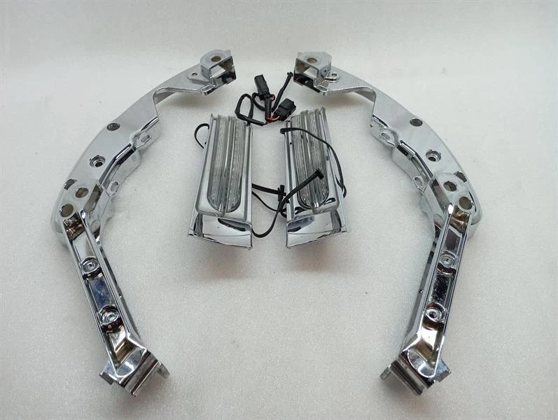 HARLEY-DAVIDSON CHROME SADDLEBAG SUPPORT 90200503 90200502 Halter Träger LED