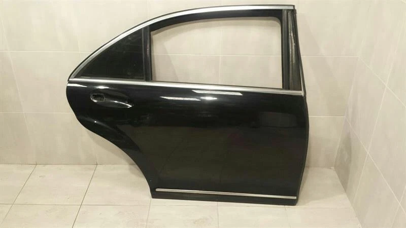 MERCEDES S-class W221  Right Rear Door A2217300605 Tür Hinten Rechts