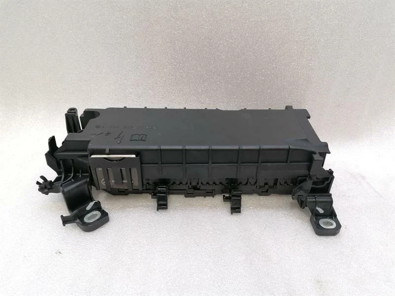 MERCEDES A Class W176 Fuse Box A2465400340 Sicherungskasten