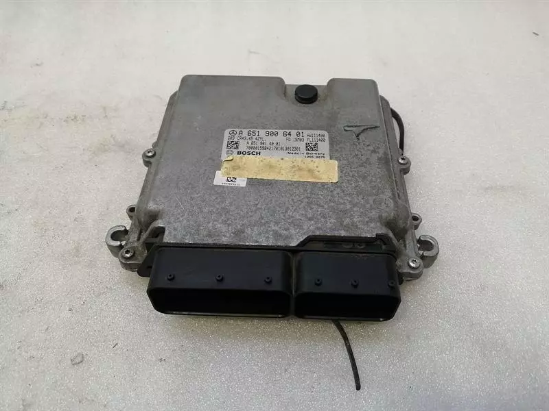 MERCEDES C Class W205 Engine ECU A6519006401 Motorsteuergerät OM651