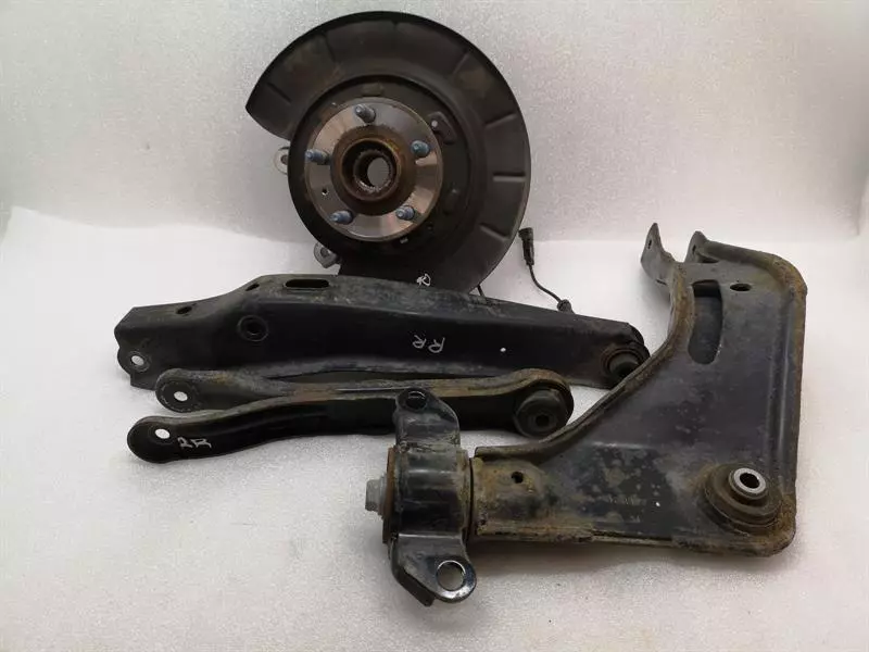 CHEVROLET CAMARO MK5 ZL1 Right Rear Hub 23262763 Radlagergehäuse Hinten Rechts