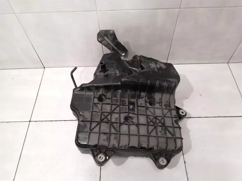 MERCEDES C Class W205 Fuel Tank A2054703901 Kraftstofftank ADBLUE