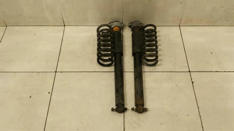 MERCEDES C Class W204 C63 AMG Absorber Rear A2043201231 Stossdämpfer Hinten