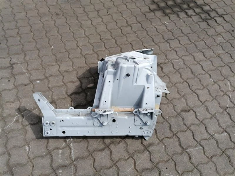 JAGUAR i-PACE X590 EV400 Right Front Chassis Leg C2D54192 Rechts Vorne Radhaus