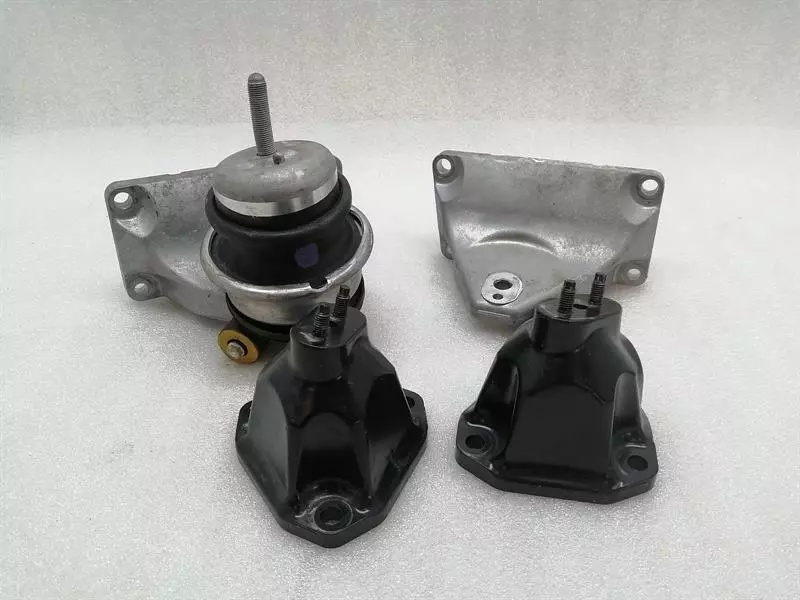 LEXUS RC F TRACK XC10 Engine mount 12361-38230 Motorhalter
