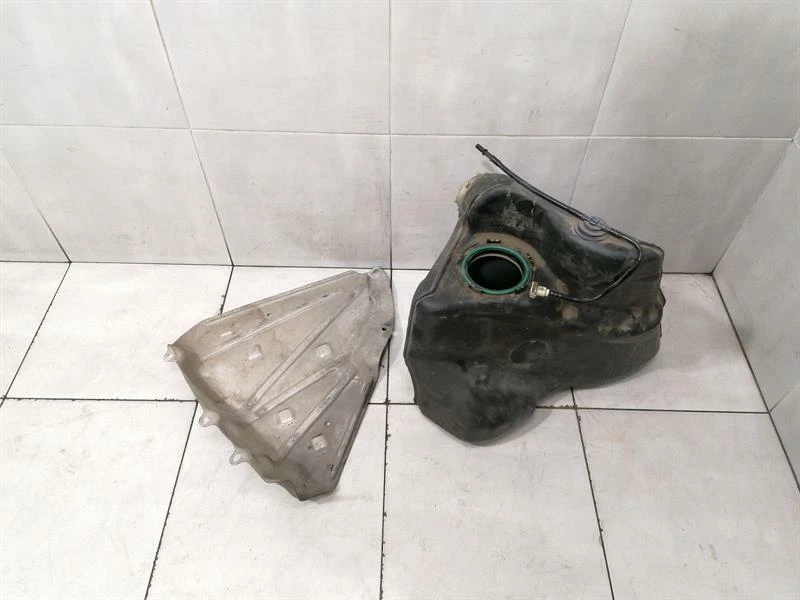 CHEVROLET CORVETTE C6 Right Fuel Tank 10310017 Rechts Kraftstofftank