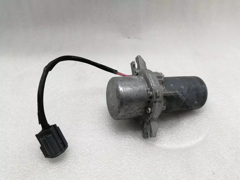 CHEVROLET CORVETTE C7 Brake Vacuum Booster 23451913 Bremsunterdruckpumpe