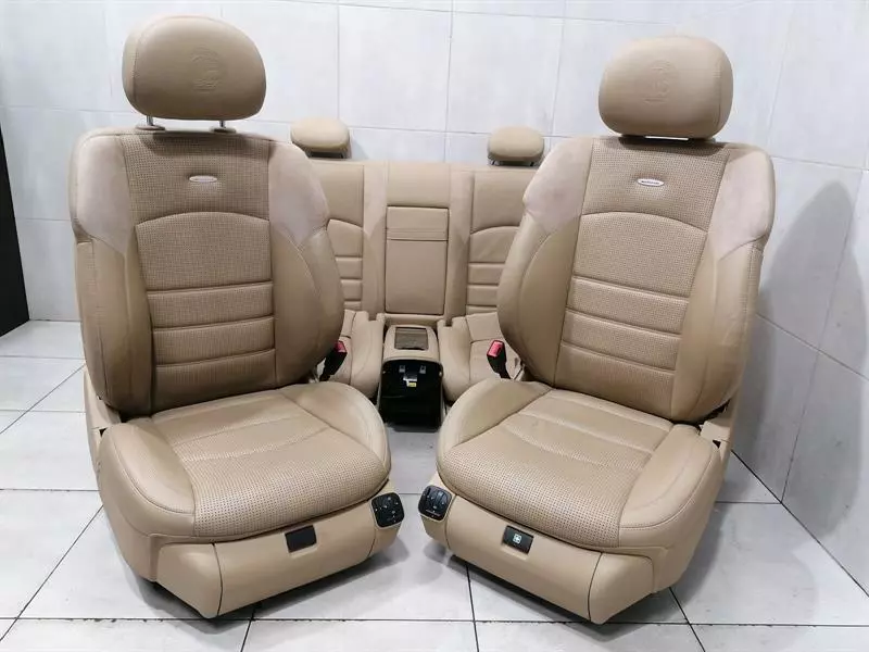 MERCEDES CLS63 AMG WAPPEN W219 Seatpad AMG BEIGE Sitz FARBE BUCKSKIN
