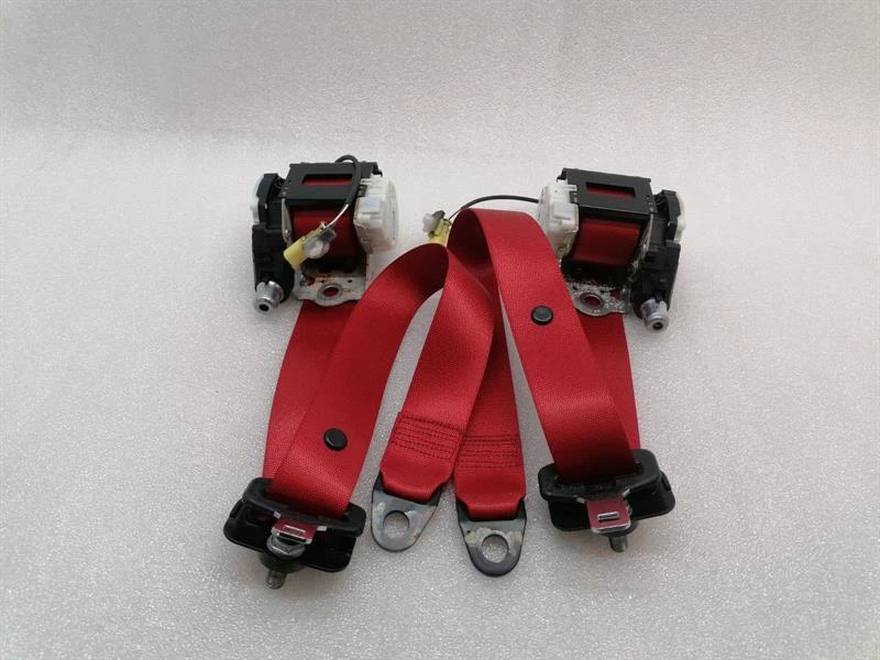 FERRARI PORTOFINO F164 Front seatbelt 814058 Sicherheitsgurt Gurt Vorne RED ROT