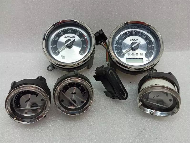 HARLEY-DAVIDSON STREET GLIDE FLHTCUSE Speedometer 67516-04B Instrument Cluster
