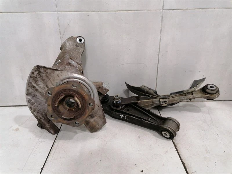 PORSCHE 911 996 Left Front Hub 99634166505 Radlagergehäuse Vorne Links TURBO C4S