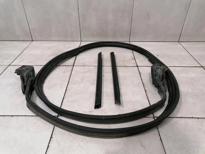 MERCEDES SL R231 Tailgate Seal Rubber A2317500098 Hinten dichtungen