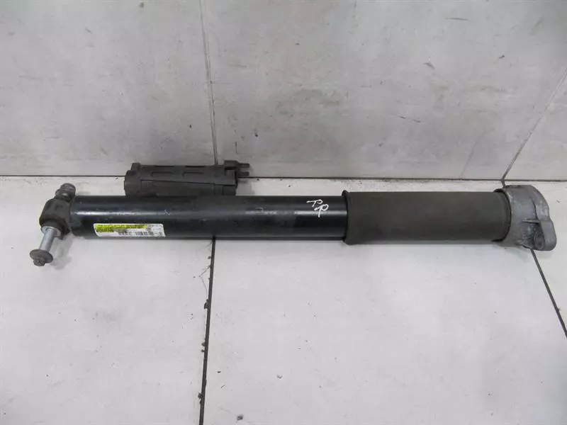 MERCEDES C63 AMG W205 Shock Absorber Rear A2053202300 Stossdämpfer Hinten EDC