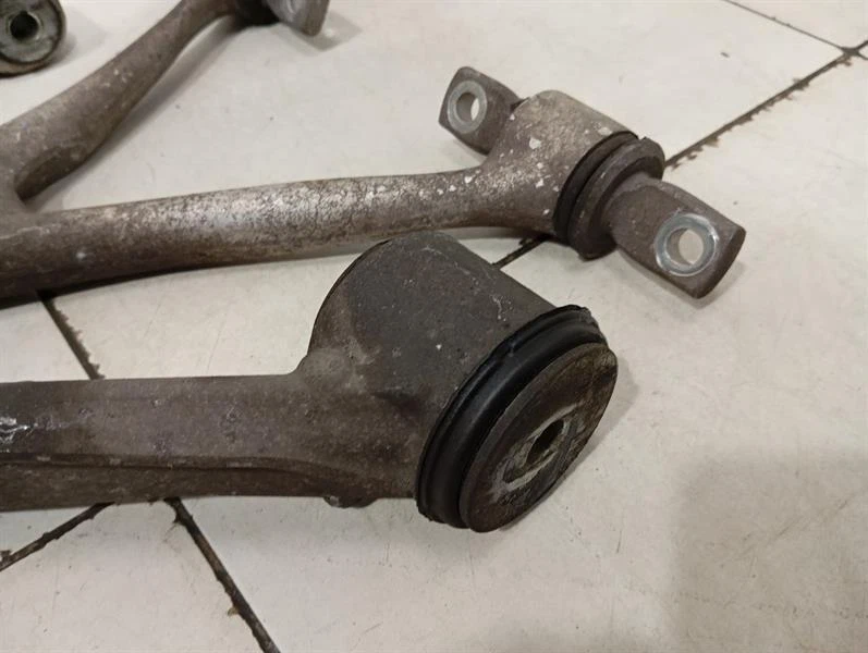 CHEVROLET CORVETTE C6 Left Front Hub 88965637 Radlagergehäuse Vorne Links - Image 3