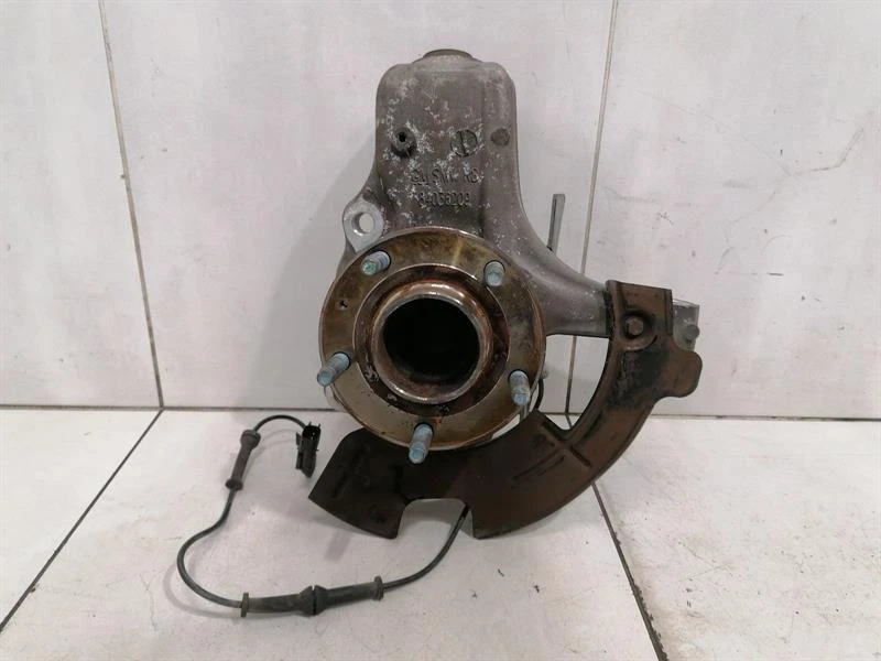 CHEVROLET CORVETTE C7 Right Front Hub 84506879 Radlagergehäuse Vorne Rechts
