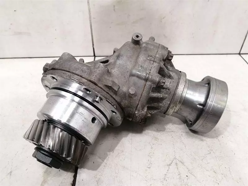 MERCEDES A35 AMG W177 Front Diff A2462801600 Differential Vorne power take off