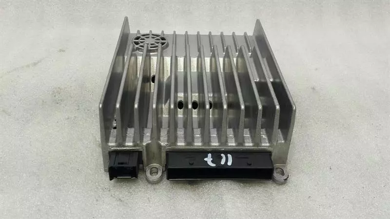 MERCEDES C Class W204 X204 Amplifier A2048709194 Verstärker Logic7 L7