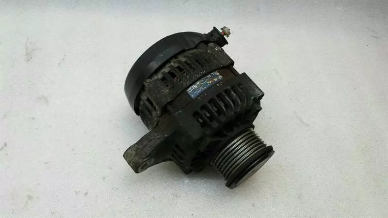 TOYOTA Hilux Alternator 270600L080 Lichtmaschine