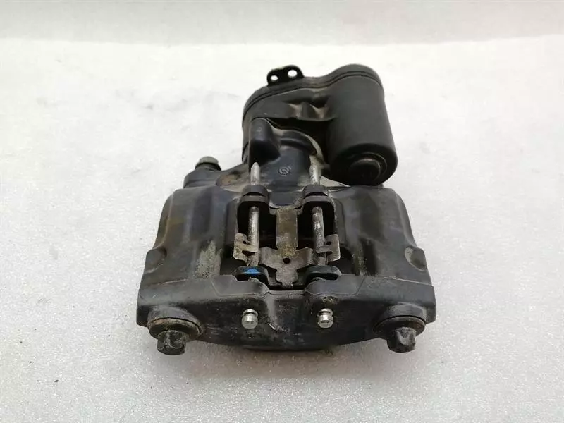 CHEVROLET CORVETTE C8 Right Rear Caliper 13546299 Bremssattel hinten rechts