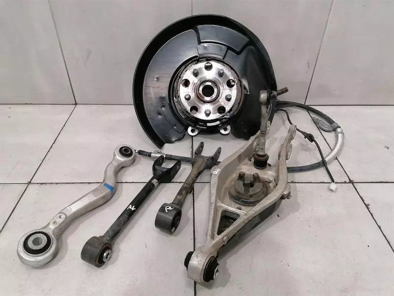 LEXUS RC F TRACK XC10 Left Rear Hub 42305-24040 Radlagergehäuse Hinten Links SET