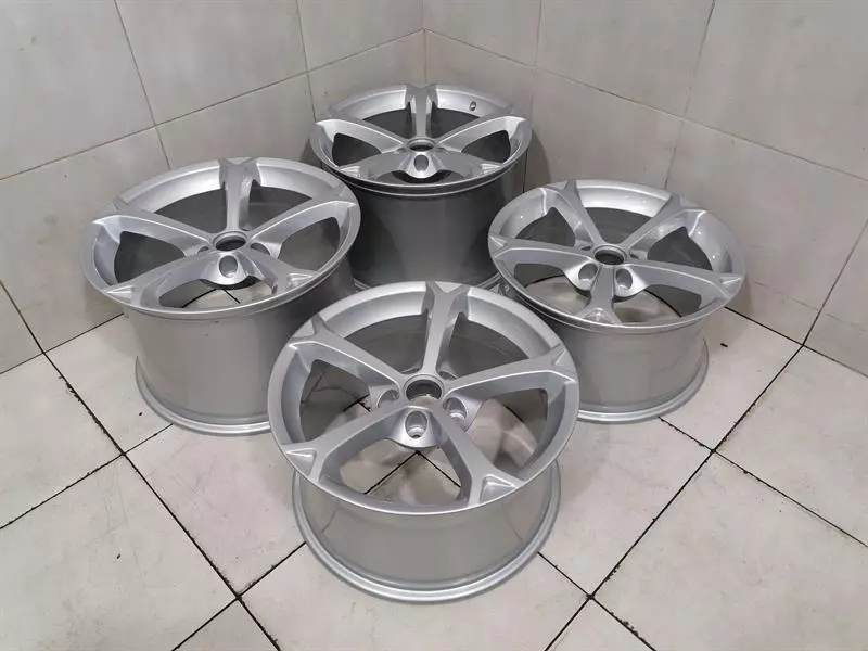 19 18 CHEVROLET CORVETTE C6 Z06 LS7  Alloy Wheel 9597860  Alufelge  Grand Sport