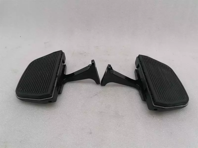 HARLEY-DAVIDSON STREET GLIDE FLHTK Passenger Foot Board set 50613-91A Halter