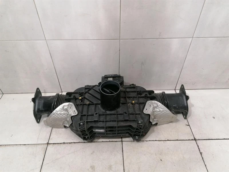 CHEVROLET CORVETTE C8 Air Filter Box 85515962 Luftfilterkasten