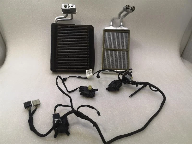 CHEVROLET CORVETTE C7 Heater Matrix 89019028 Wärmetauscher Heizungskühler