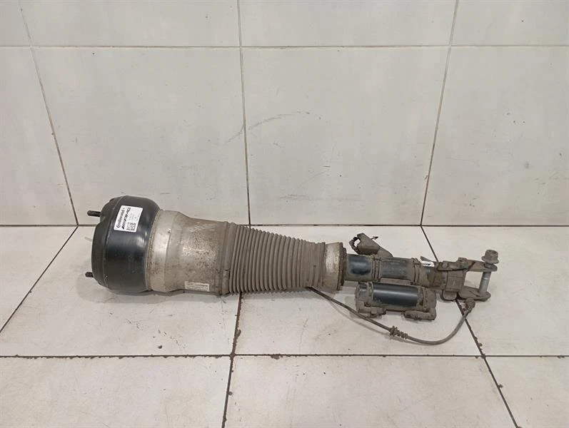 MERCEDES CL63 AMG W217 LEFT Shock Absorber Front A2173204100 Stossdämpfer Vorne