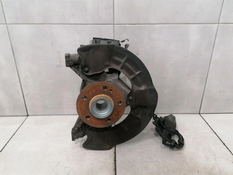 MERCEDES A35 AMG W177 Left Front Hub A1773321300 Radlagergehäuse Vorne Links