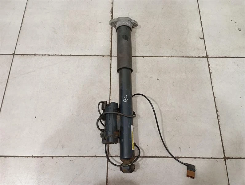 MERCEDES C Class W205 Shock Absorber Rear A2053201300 Stossdämpfer Hinten