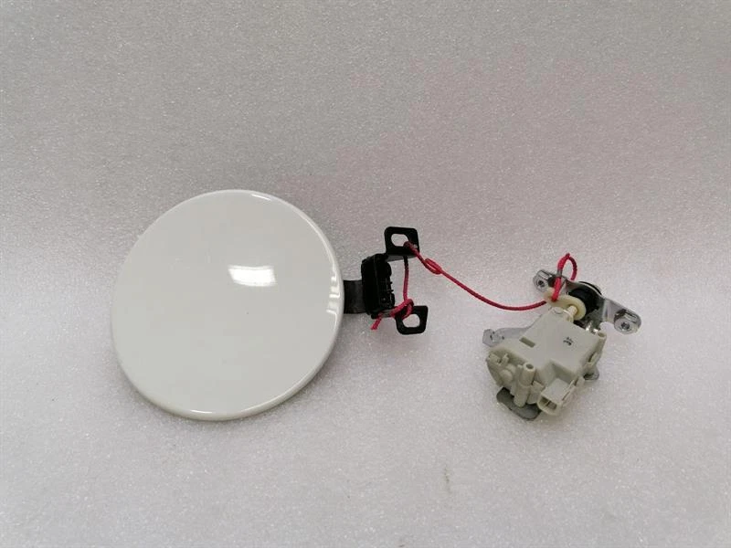 FERRARI F12 BERLINETTA F152 Fuel filler cap 83993700 Tankdeckel Tankklappe