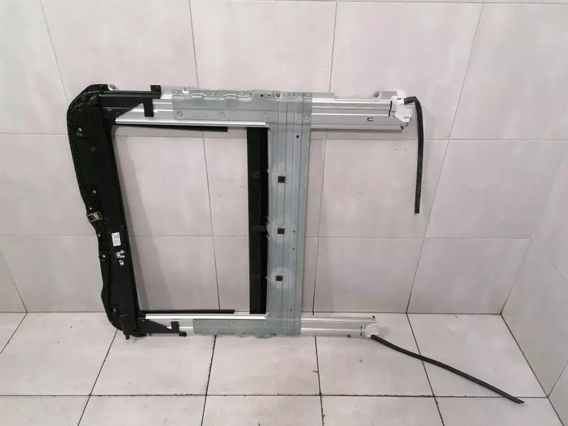 MERCEDES C Class W204 Sunroof Frame A2047801629 Schiebehebedach Rahmen