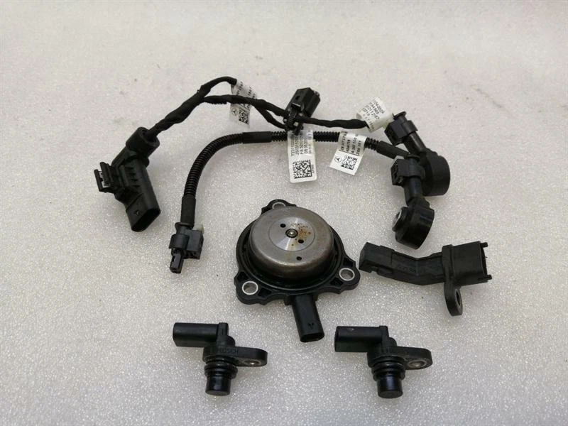MERCEDES A Class W177 A35 AMG Crankshaft Knock Sensor A2761560790 Nockenwelle