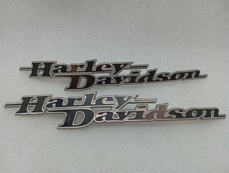 HARLEY-DAVIDSON 62435-11 FUEL TANK EMBLEM SET LOGO BADGES RIGHT LEFT MEDALLION