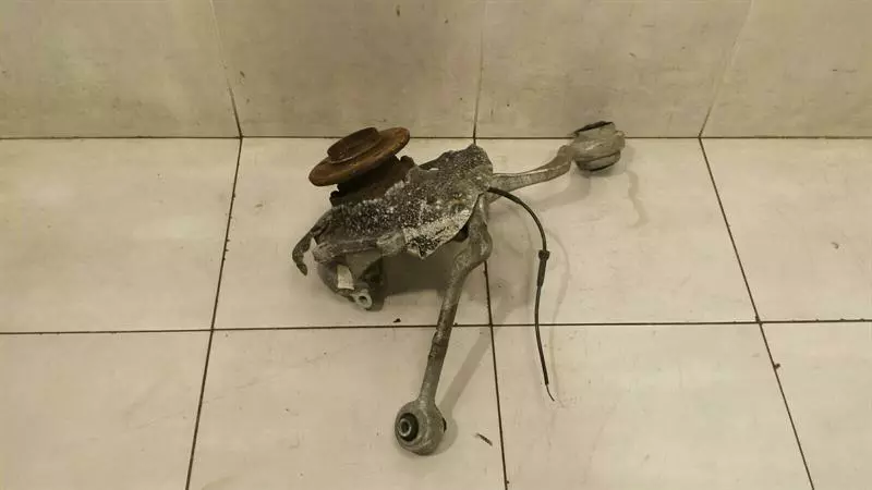 BMW 1 Series E81 Right Front Hub 31216764444 Radlagergehäuse Vorne Rechts