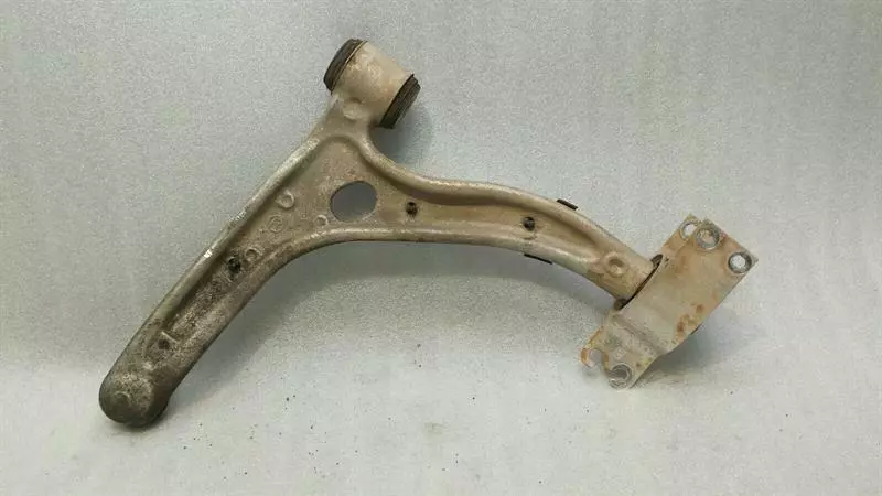 MERCEDES A Class W176 Right Front Wishbone A2463304800  Vorne Rechts Querlenker.