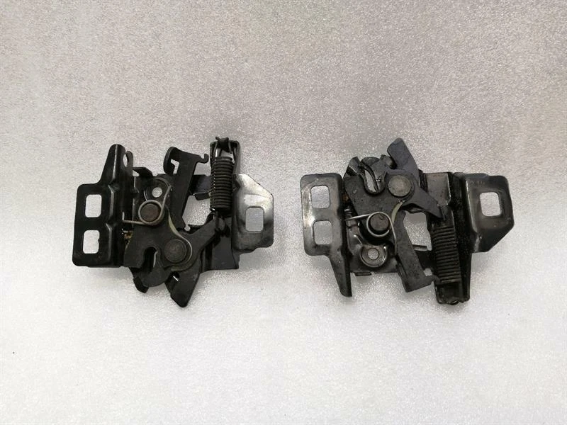 CHEVROLET CORVETTE C6 Bonnet lock 15910867 Motorhaube Schloss