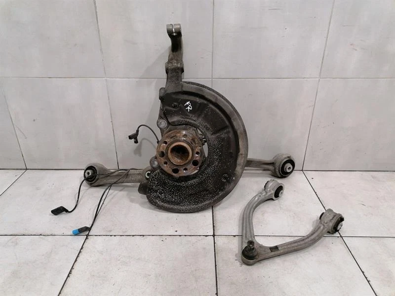 MERCEDES CL63 AMG W217 Right Front Hub A2223322001 Radlagergehäuse Vorne Rechts