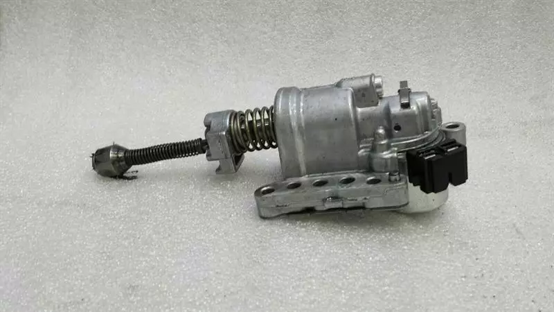 MERCEDES C Class W205  Gearbox A2129069003 Getriebe actuator aktuator